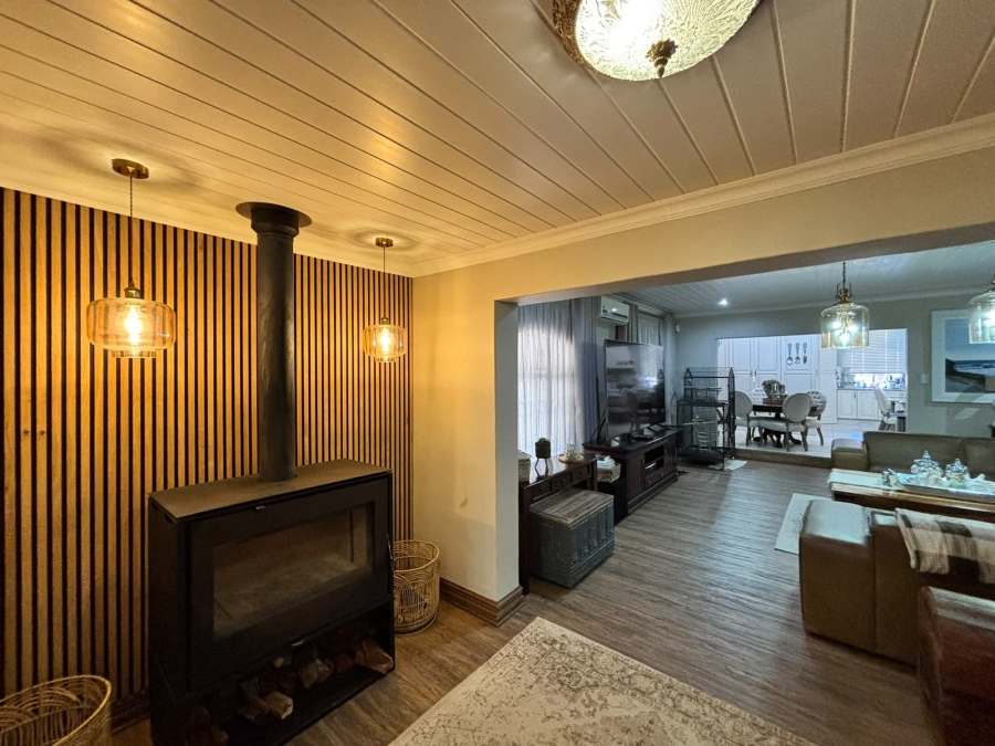 4 Bedroom Property for Sale in Grimbeeck Park North West